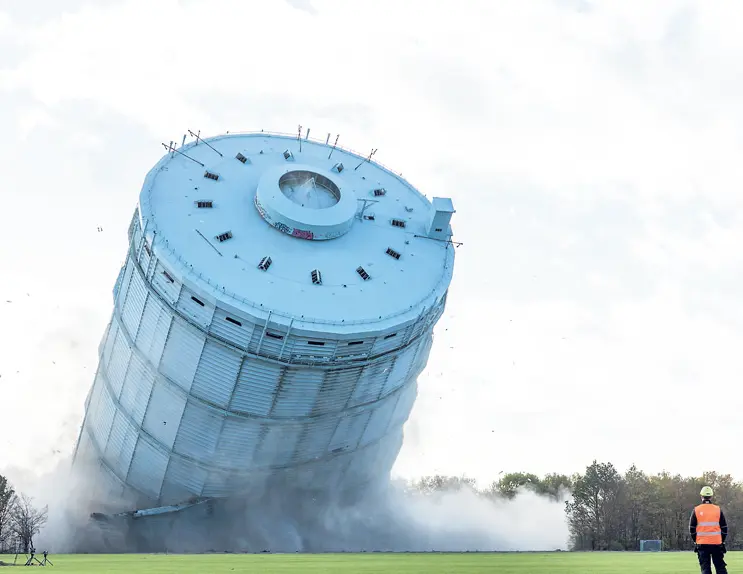Silo failure collapse