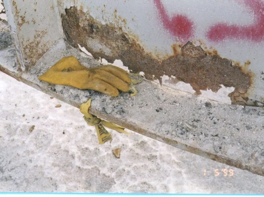Silo failure ring corrosion