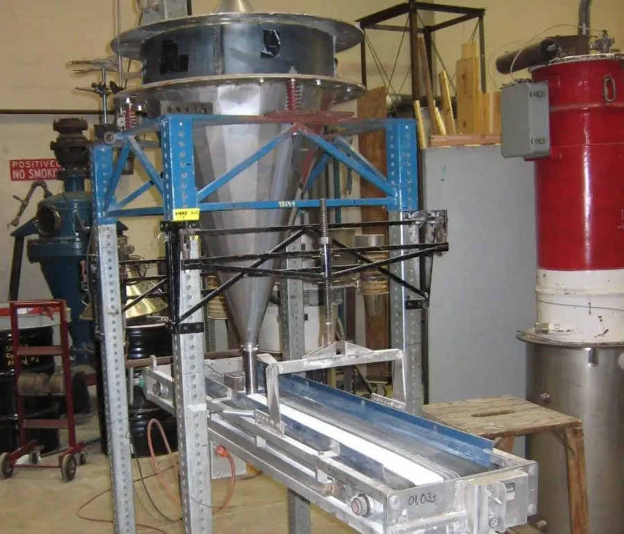 Physical model of a belt feeder