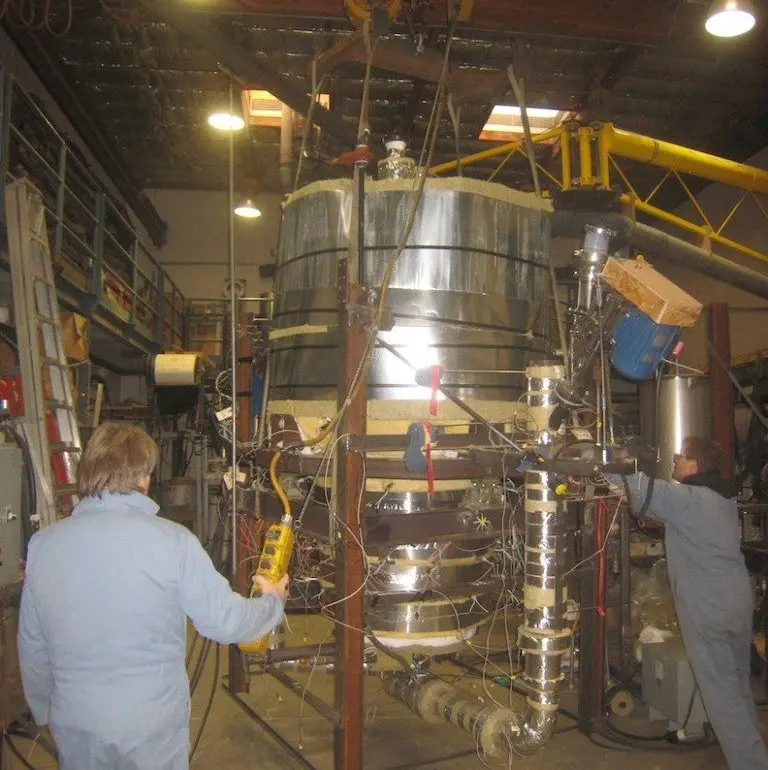 Physical model of a complex hopper